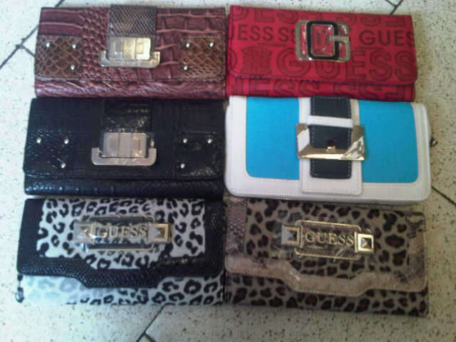 GUESS WALLETS