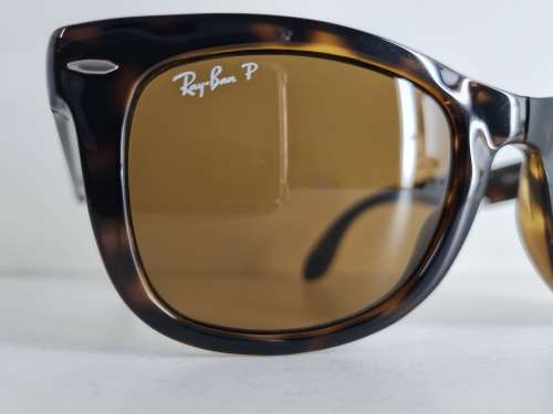 Ray-Ban Wayfarer Folding Sunglasses RB4105