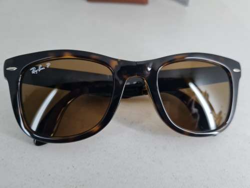 Ray-Ban Wayfarer Folding Sunglasses RB4105