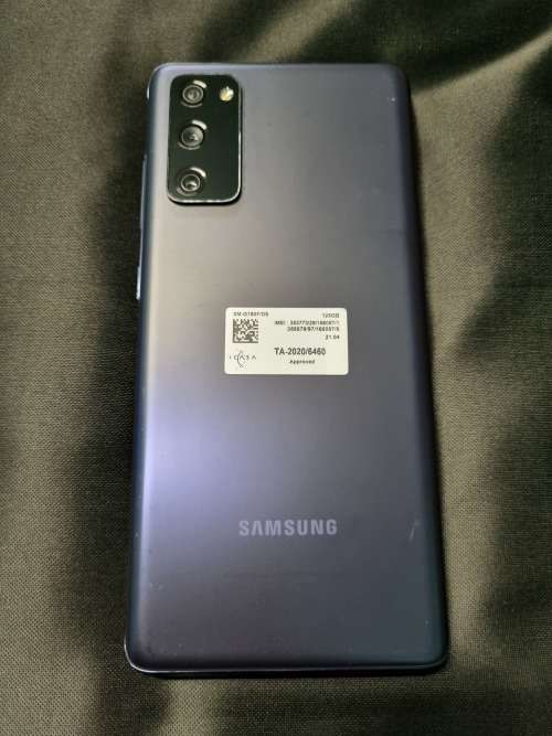 Samsung Galaxy S20 FE (No Charger)