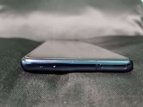 Samsung Galaxy S20 FE (No Charger)