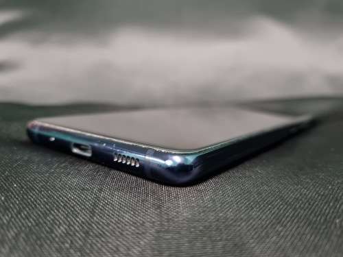 Samsung Galaxy S20 FE (No Charger)