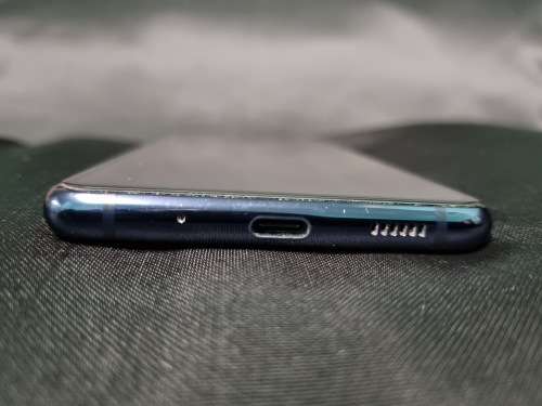 Samsung Galaxy S20 FE (No Charger)
