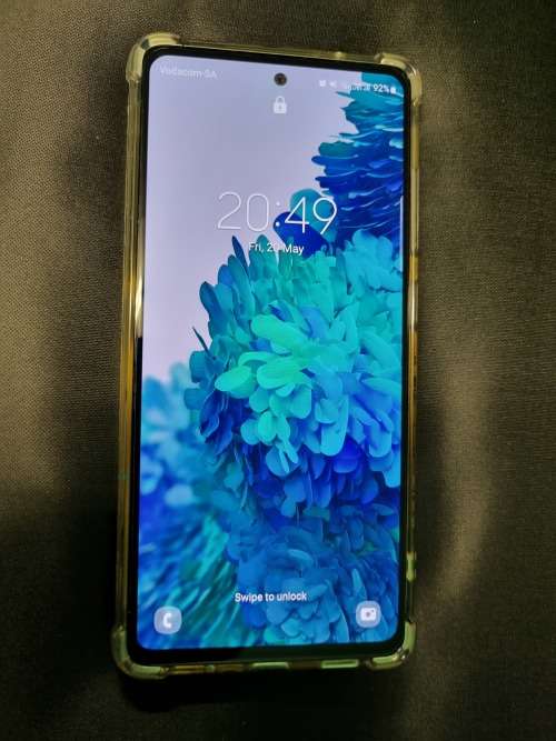 Samsung Galaxy S20 FE (No Charger)