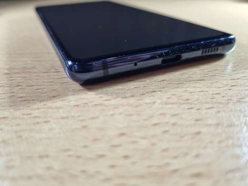 Samsung Galaxy S20 FE (No Charger)