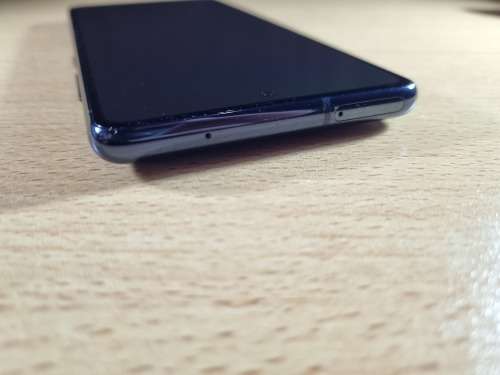 Samsung Galaxy S20 FE (No Charger)