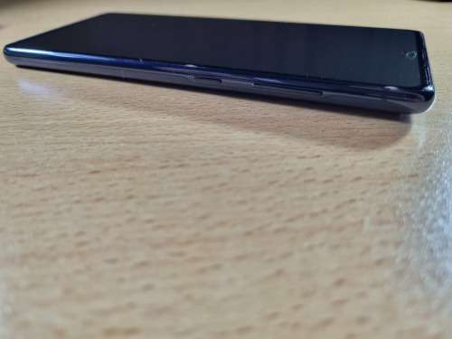 Samsung Galaxy S20 FE (No Charger)