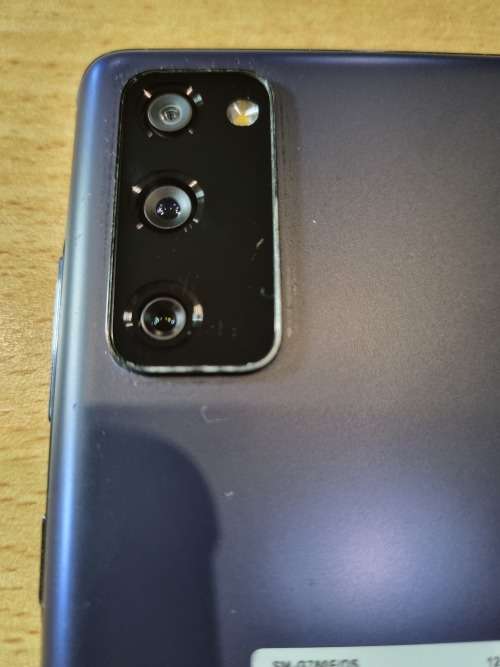 Samsung Galaxy S20 FE (No Charger)