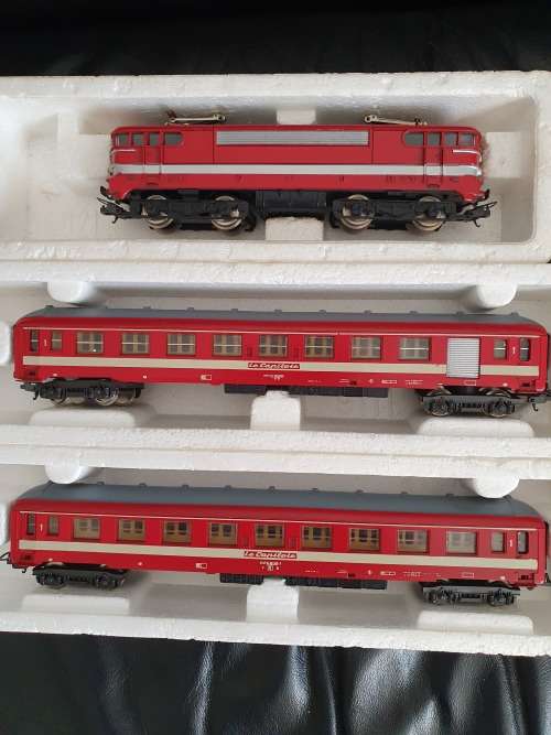 SNCF "Le Capitole" French express train - H0 scale (LIMA)