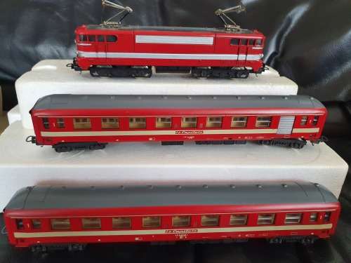SNCF "Le Capitole" French express train - H0 scale (LIMA)