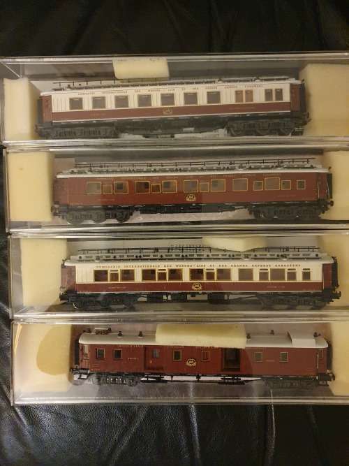 "Orient Express" coaches (1938)  TRIX H0 scale