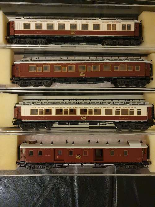 "Orient Express" coaches (1938)  TRIX H0 scale