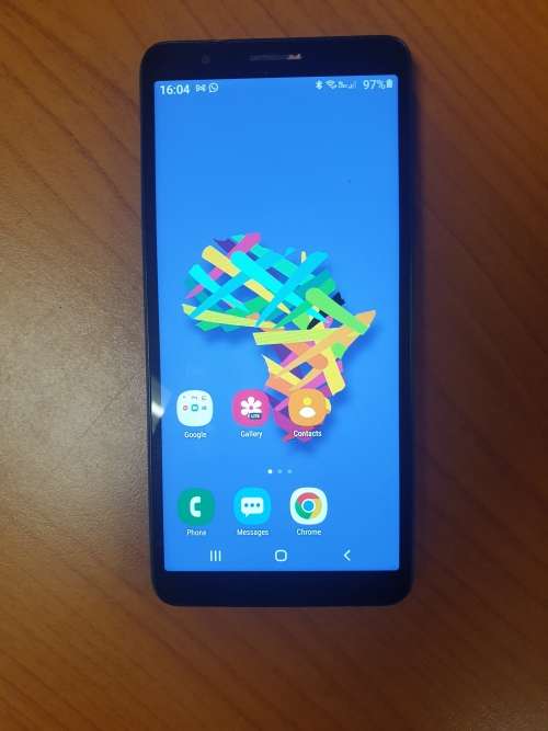 Samsung A3 core Cell phone, Dual sim 16GB in excellent condition.
