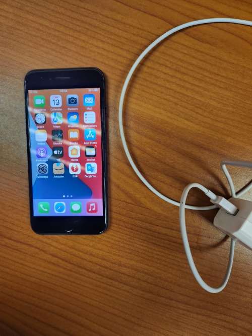 Iphone 8 64gb black in excellent condition