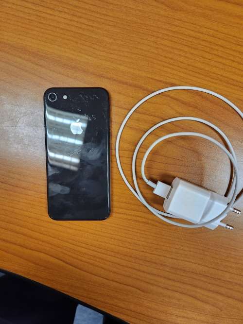 Iphone 8 64gb black in excellent condition