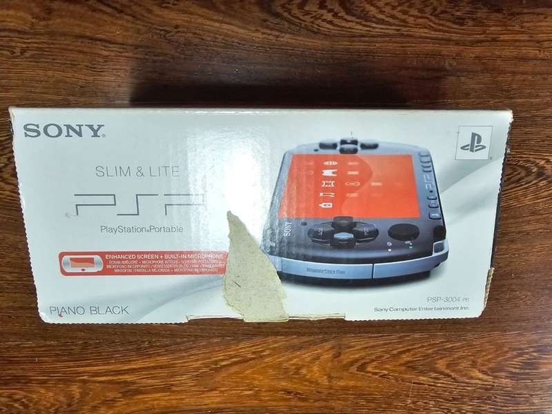 Sony PSP Slim & Lite console (PSP-3004)