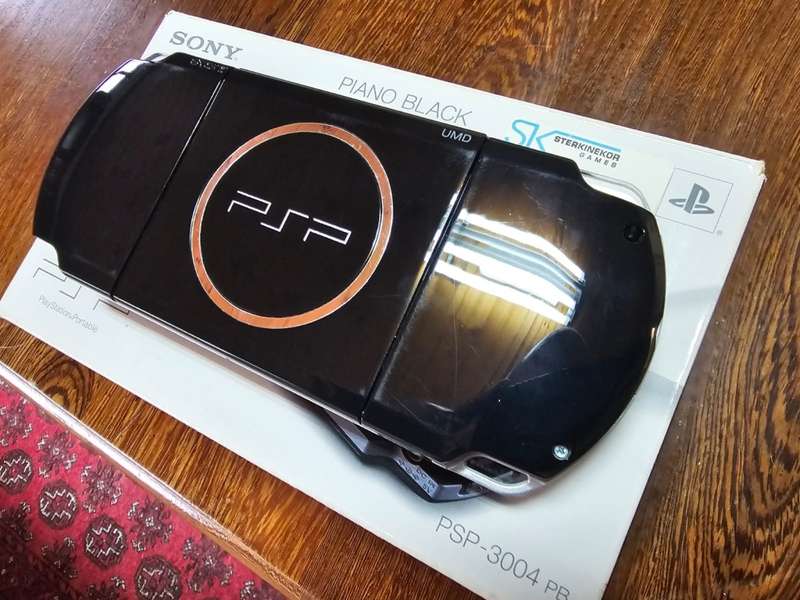 Sony PSP Slim & Lite console (PSP-3004)