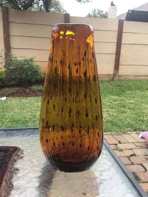 Two stunning Murano Artglass Teardrop Leopard vases