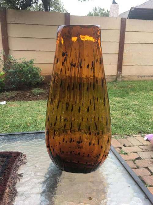 Two stunning Murano Artglass Teardrop Leopard vases
