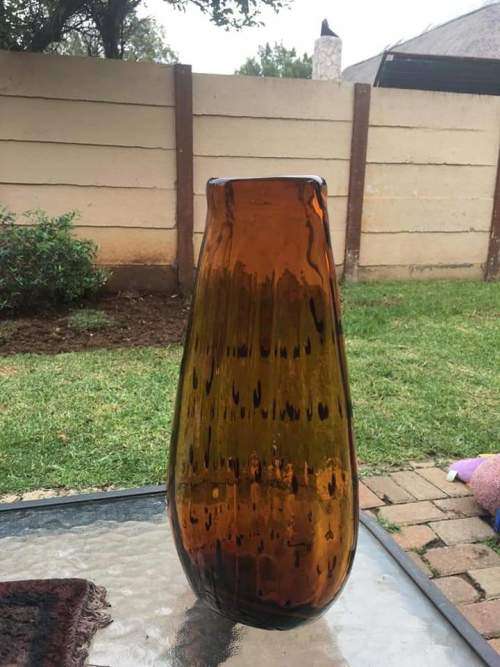 Two stunning Murano Artglass Teardrop Leopard vases
