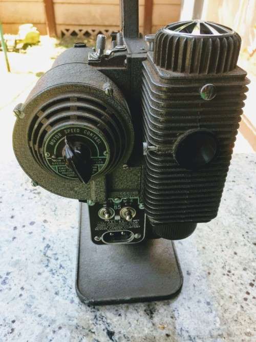Stunning Vintage 1940's Revere Eight Film projector