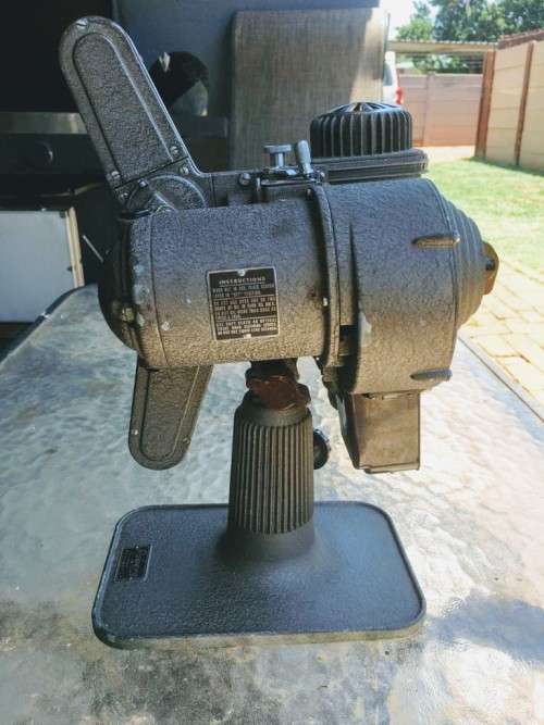 Stunning Vintage 1940's Revere Eight Film projector