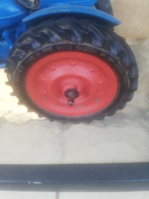 RARE CHAD VALLEY FORDSON MAJOR CLOCKWORK WIND-UP TRACTOR