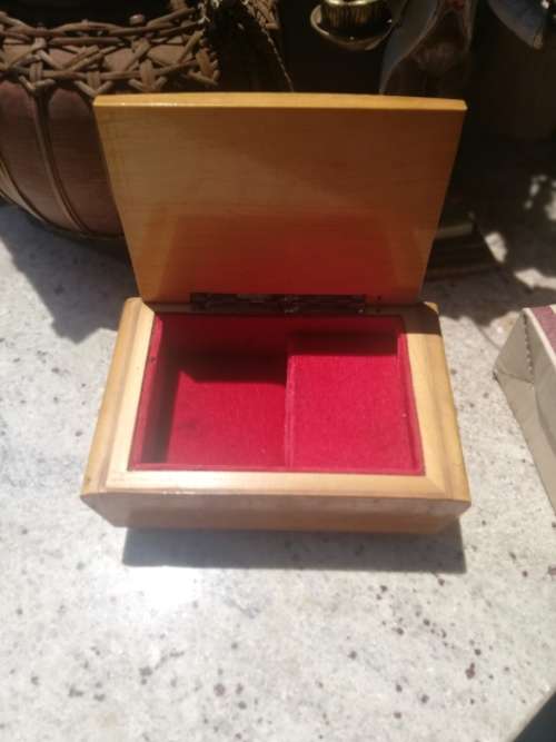 Stunning vintage Italian music jewelery box