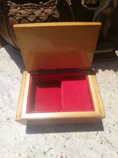 Stunning vintage Italian music jewelery box