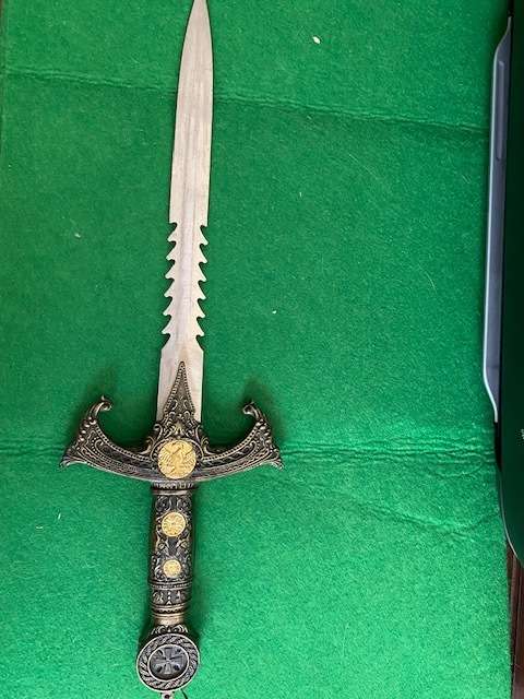DAGGER KNIGHTS TEMPLAR