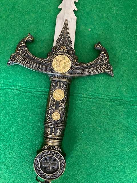 DAGGER KNIGHTS TEMPLAR