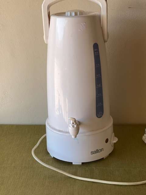 8 LIT SALTON URN