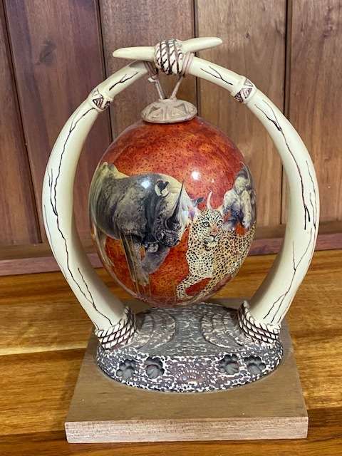 DECORATIVE OSTRICH EGG BIG FIVE ON STAND