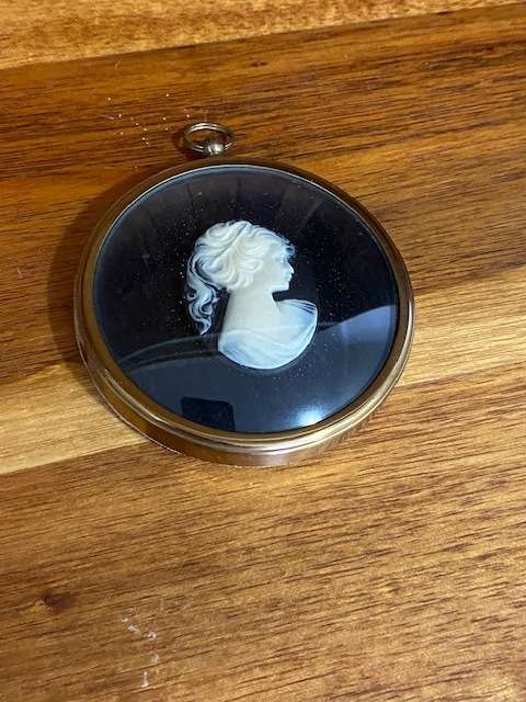 PONY TAILED GIRL IN CAMEO PETER BATES ENGLAND