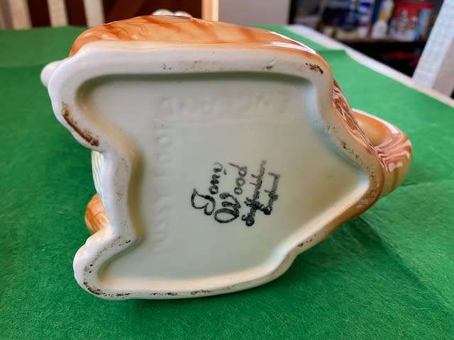 TONY WOOD ENGLAND TEAPOT AND MILK JUG