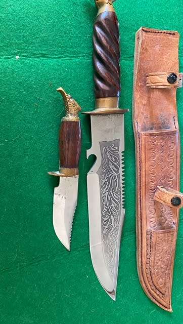 MEXICAN KNIFE WITH ENGRAVING AND BIRD DETAIL ON HANDLE  WITH MINIATURE