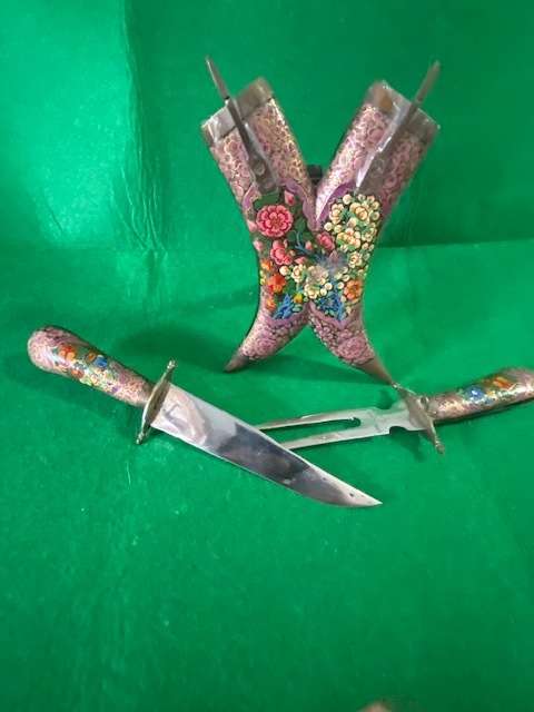 VINTAGE INDIAN CARVING SET WITH FLORAL DETAIL