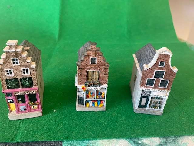 IMPORLTED FROM NETHERLANDS MINIATURE AMSTERDAM BUILDING REPLICA ORNAMENTS