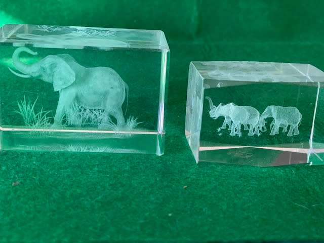 VINTAGE CRYSTAL PAPERWEIGHTS WITH E,LEPHANT DETAIL