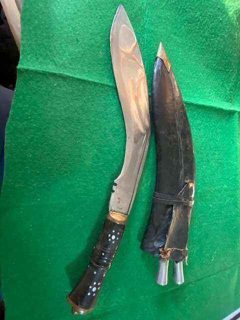 KUKRI KNIFE LION ON HANDLE