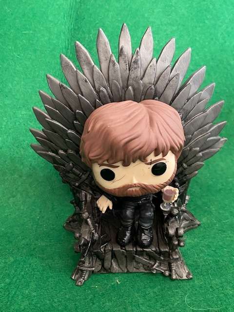 GAME OF THRONES FUNKO POP figurines on thrones bundle of 5