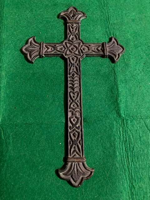 DECORATIVE CAST IRON CROSS ORNAMENT