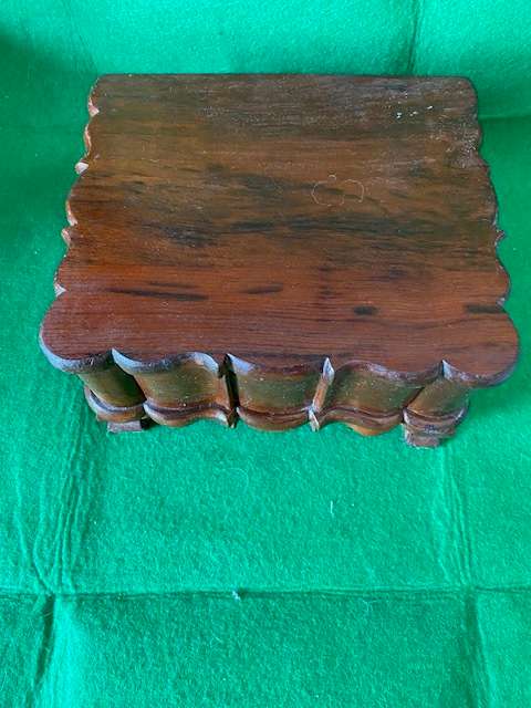 VINTAGE MAHOGANY JEWELRY BOX