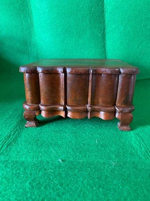 VINTAGE MAHOGANY JEWELRY BOX