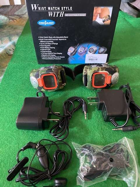 FREE TALKER WRIST  WATCH WALKI TALKI SET
