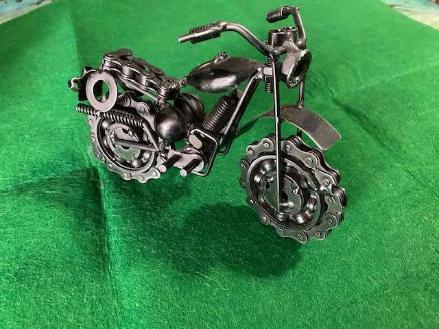 MOTORCYCLE ORNAMENT WITH CHAIN DETAIL