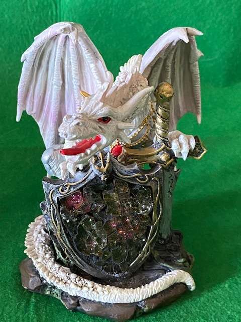 ENCHANTED SNOW DRAGON WITH SHIELD FIGURENE