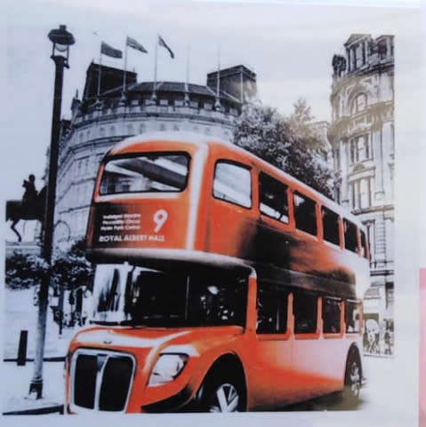 Diamond Painting Red Bus
