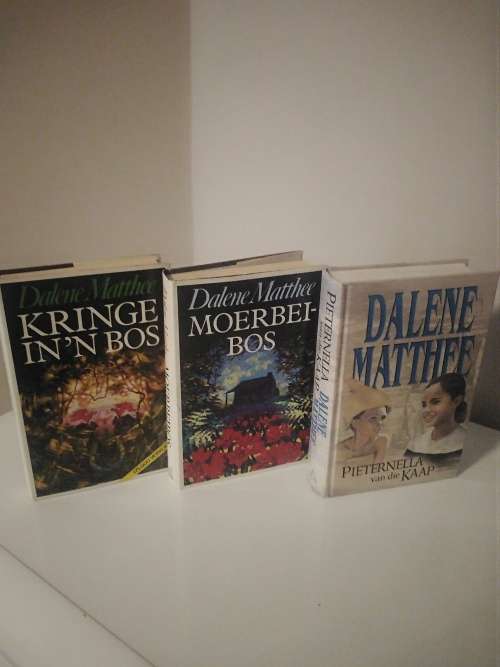 Dalene Mathee - Kringe in n bos, Moerbybos and Pieternella van die Kaap