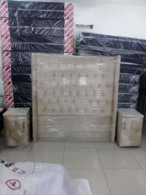 Button Winged Headboard Queen Size R1999 Size options vary please read the advert before order